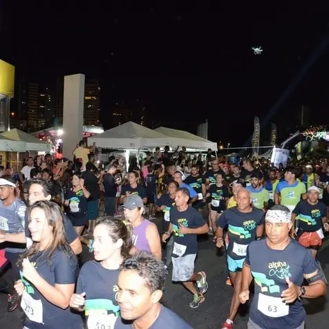 Alpha Night Run reuniu 2,5 mil pessoas na orla