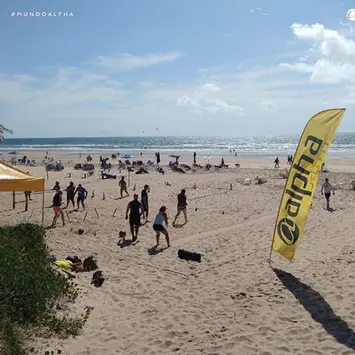 FITNESS NA PRAIA: Rede Alpha Fitness realiza projeto de aulões gratuitos em diferentes pontos de Salvador