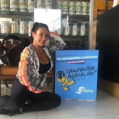 Scheila Carvalho é madrinha de Campanha do Agasalho