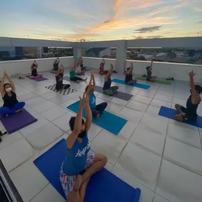 Yoga: prática trabalha corpo e mente auxiliando no controle do estresse, ansiedade e do peso corporal