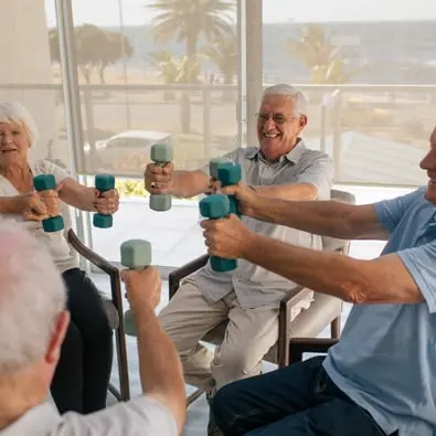 Praticar atividade física com amigos estimula o exercício, diz especialista