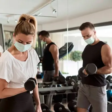 Praticar exercícios ajuda a intensificar a resposta imunológica das vacinas contra o covid-19